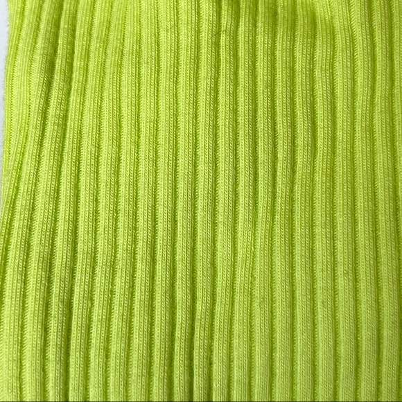 TOBI neon green‘
ASHA SNAP BUCKLE RIB KNIT CROP TOP’ - Picture 6 of 9